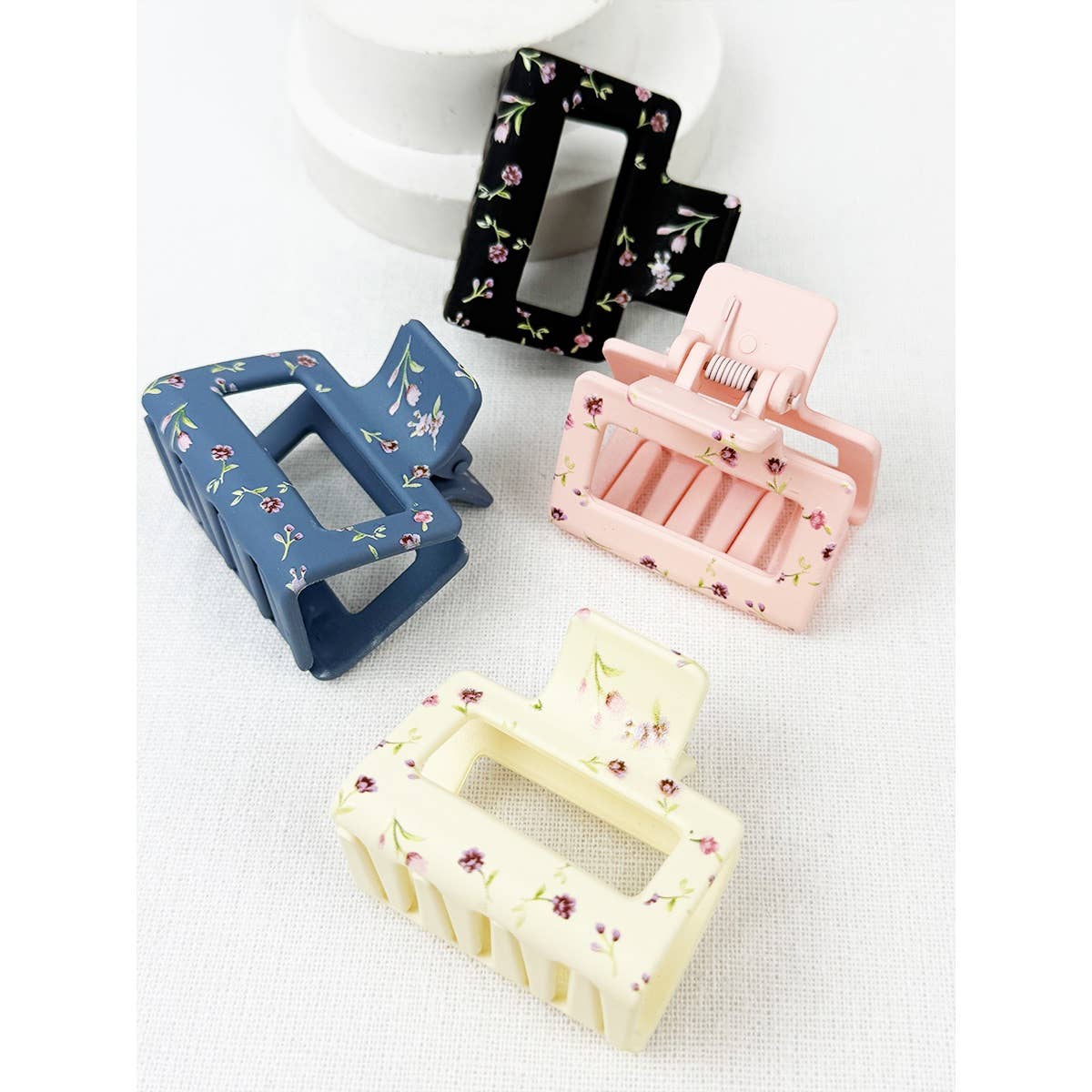 Medium Matte Floral Pattern Jaw Clips
