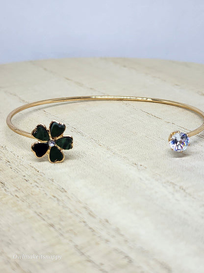 Flower w/ Rhinestone open bangle