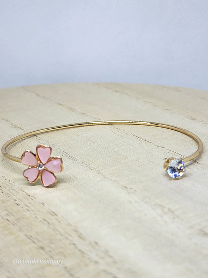 Flower w/ Rhinestone open bangle