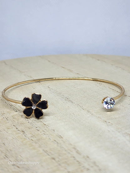 Flower w/ Rhinestone open bangle