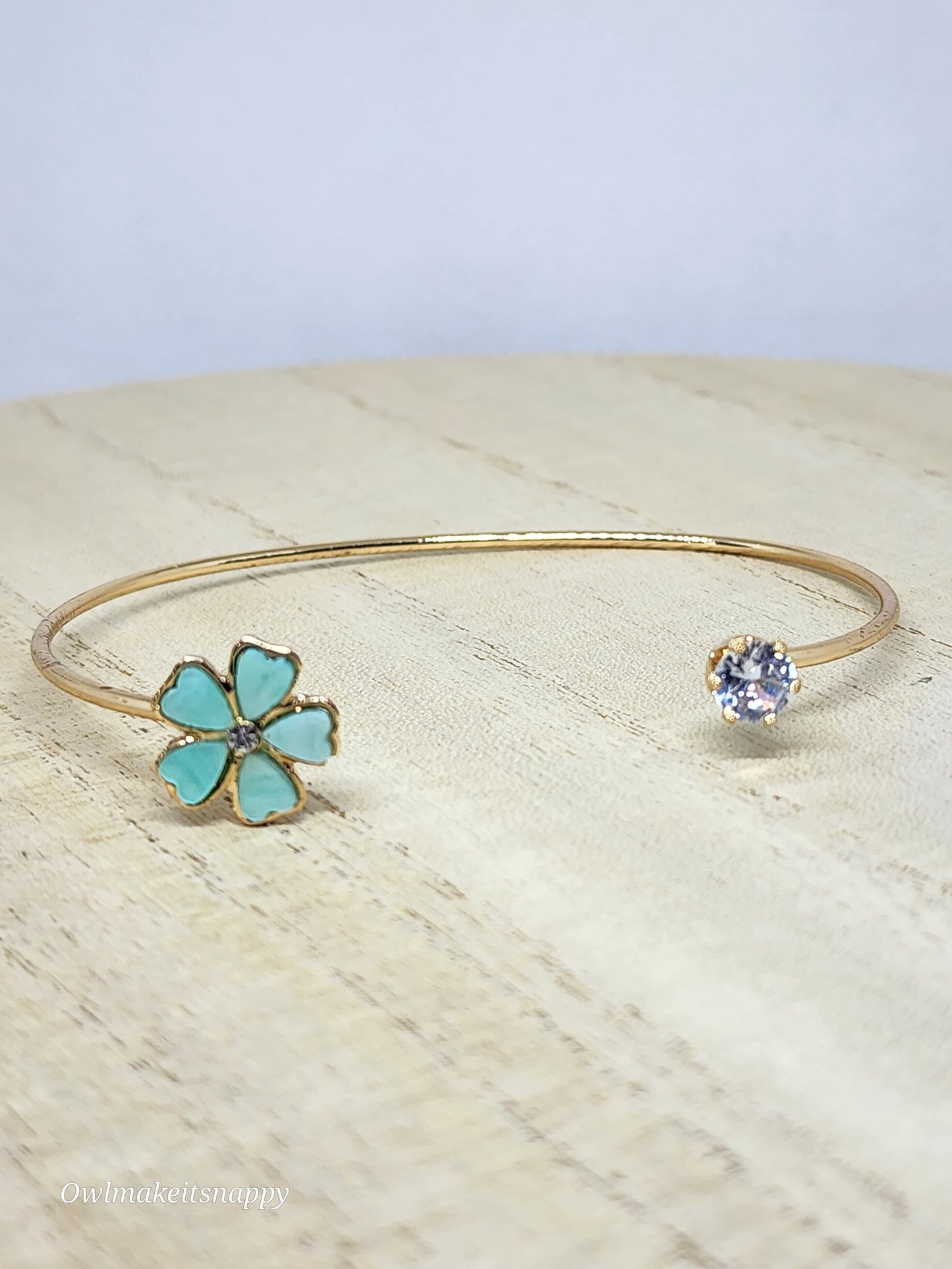 Flower w/ Rhinestone open bangle