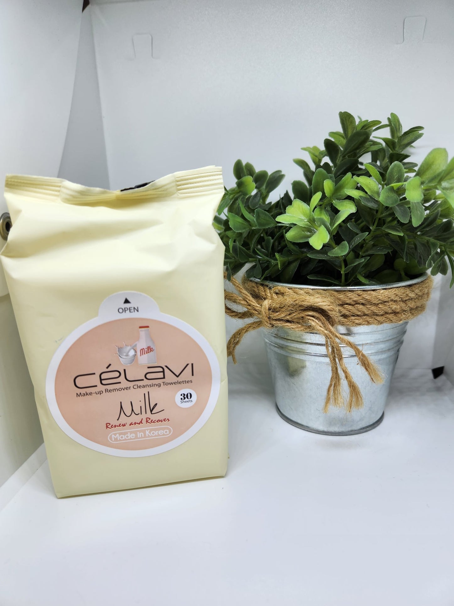 Celavi Makeup Remover Wipes