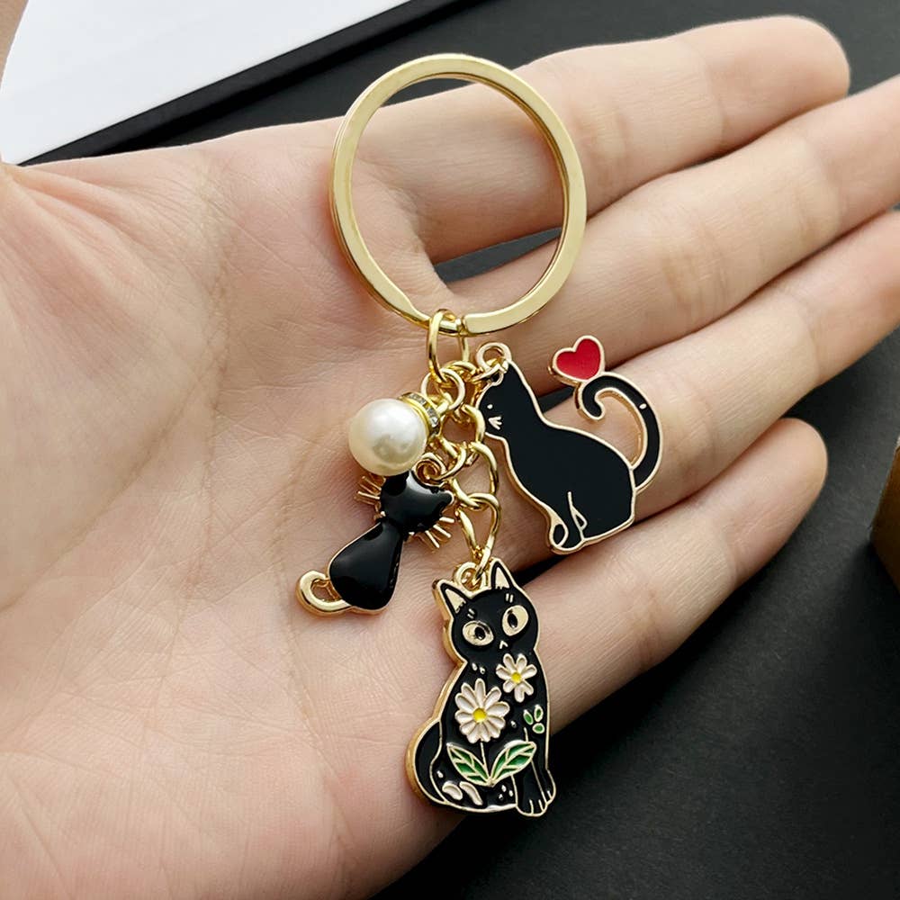 Cartoon Pearl Heart Black Cat Keychain
